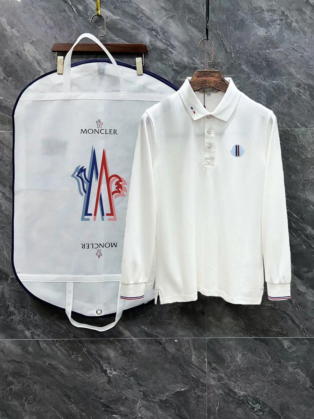 MONCLER/ SS Polo 。 T . . ! Piquet , “ ”。 . , , logo ， ， ， ， ， ， 。 Black/White/ Size：M~3XL